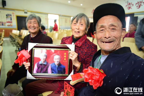 濟南軌交R3線裴家營站將圍擋施工
